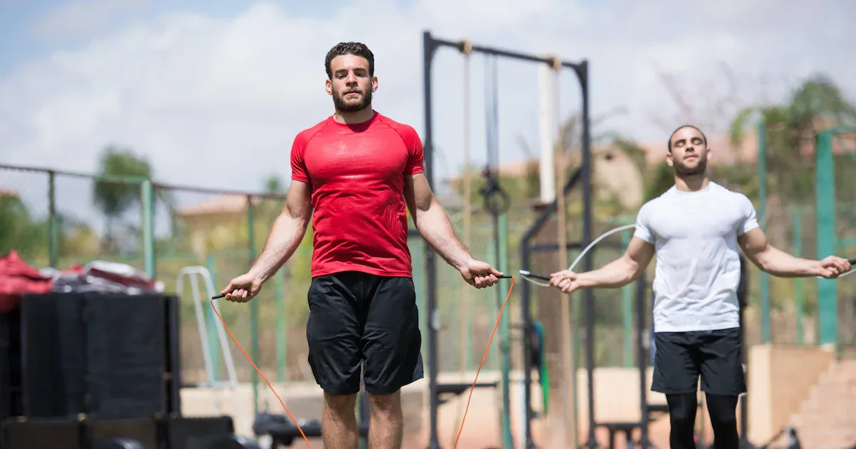 10 Minuten Seilspringen ersetzen bis zu 30 Minuten Joggen: Warum der Klassiker wirkt