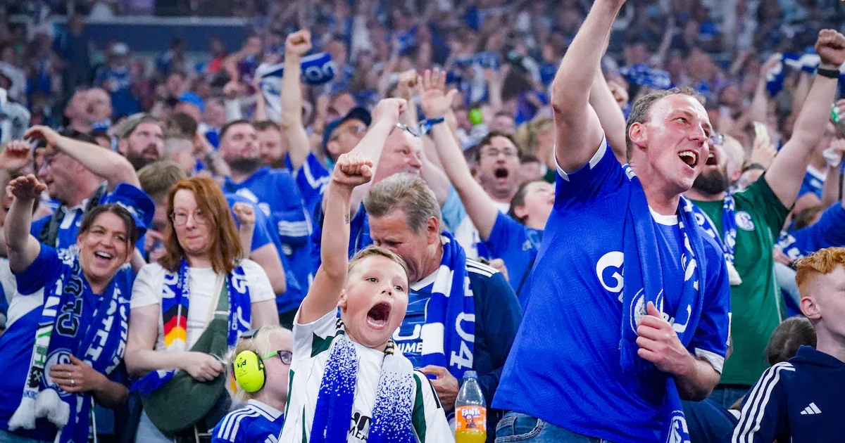 16. Bundesliga-Saison in Serie: FC Augsburg startet vor über 30.000 Fans gegen Schalke 04