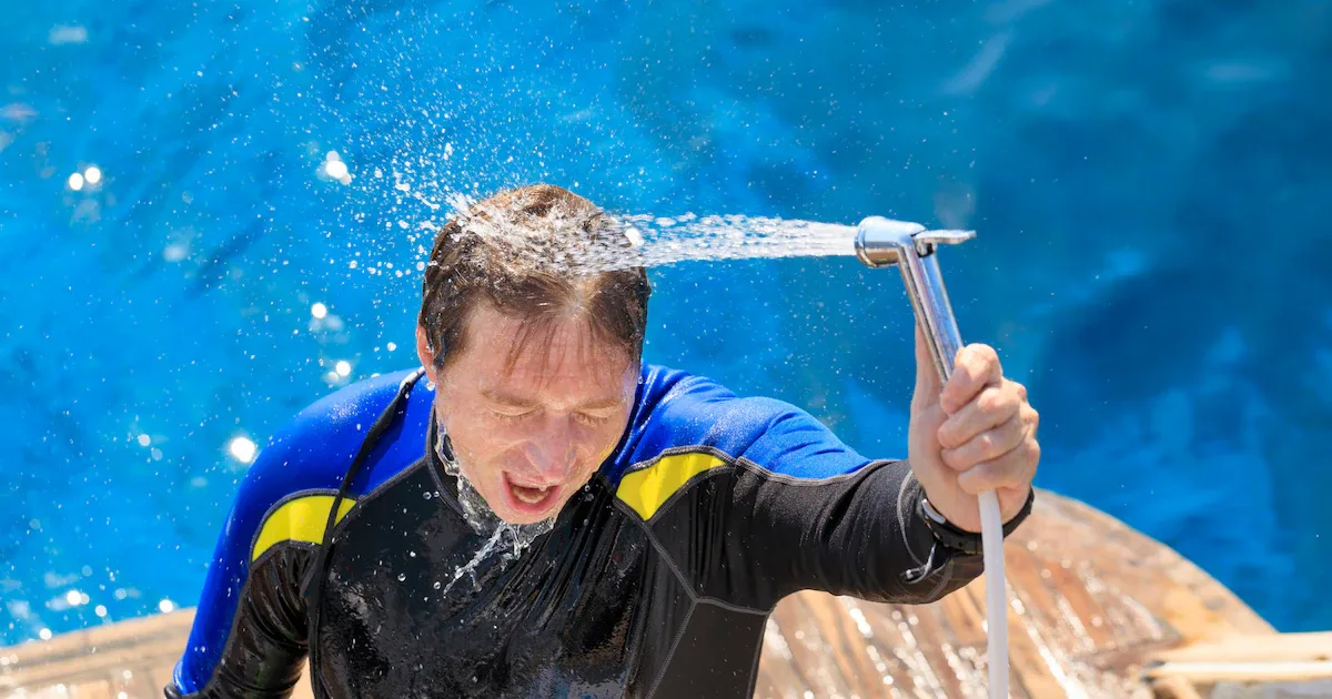 20 Studien analysiert: Warum die kalte Dusche nach dem Krafttraining das Muskelwachstum bremst