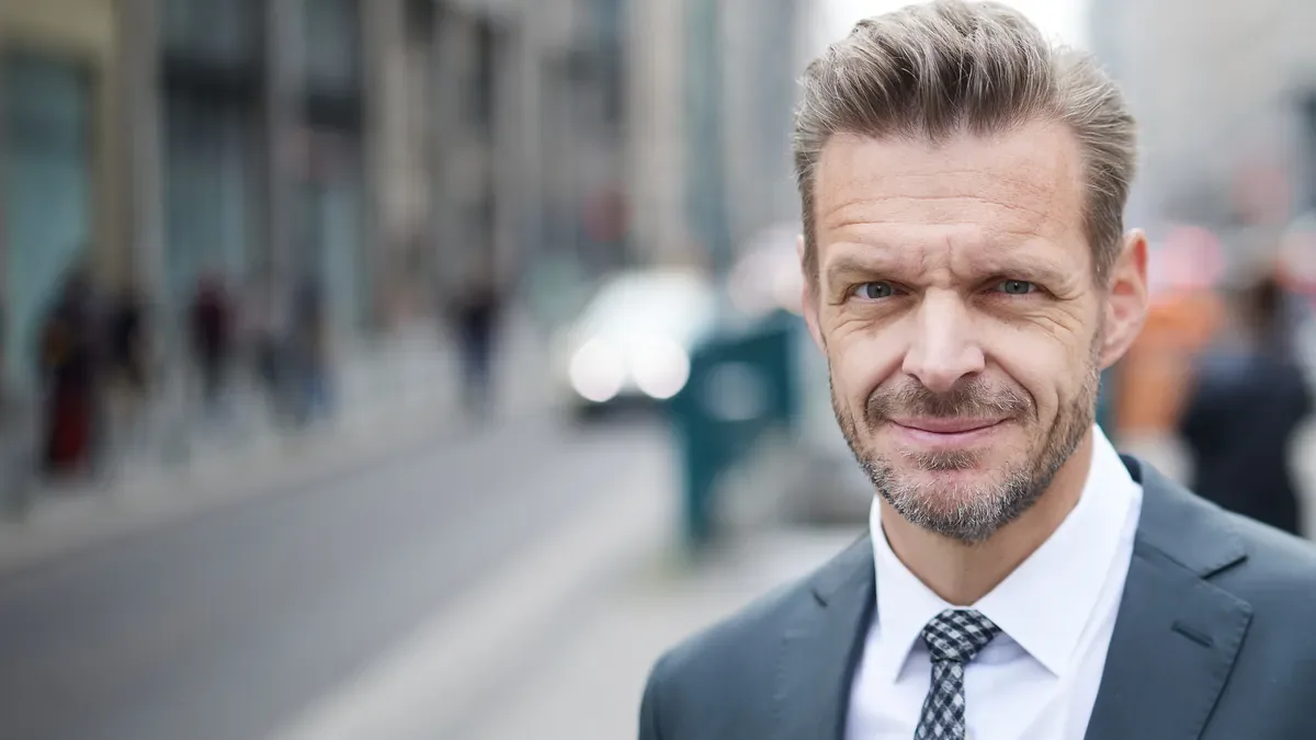 3-Minuten-Video sorgt für Eklat: Kabarettist Florian Schroeder attackiert „Jammer-Ossis“