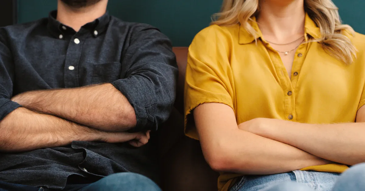 5 Warnsignale beim Silent Treatment: Wenn Schweigen in der Beziehung zur Waffe wird