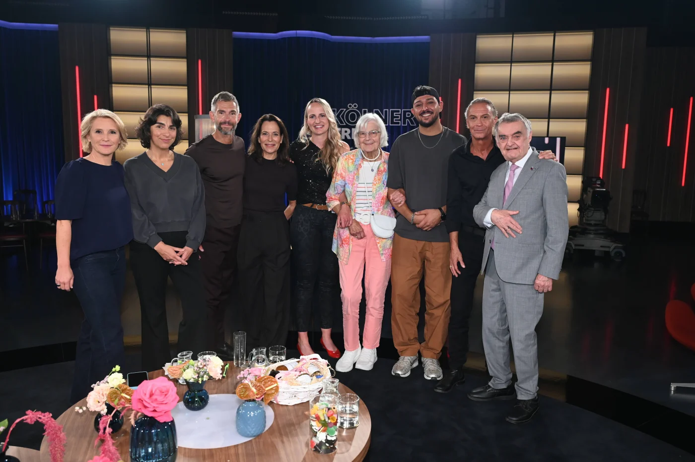 Anne Will und die anderen Gäste im „Kölner Treff”.