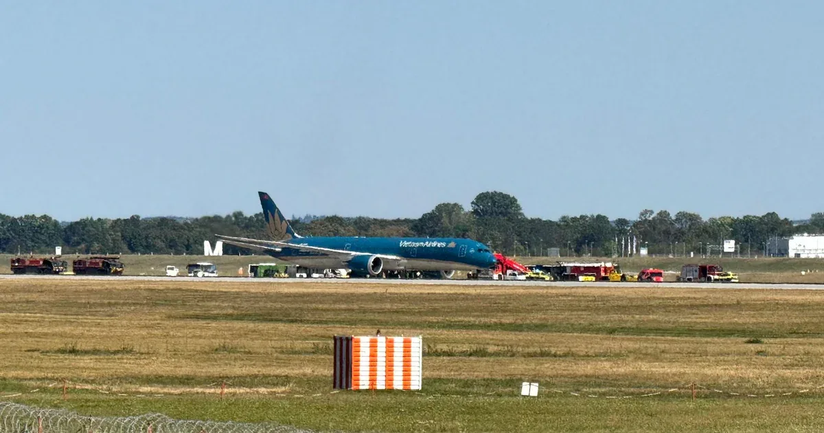 Beinahe-Katastrophe am Flughafen München: Boeing 787 startet erst hinter der Landebahn