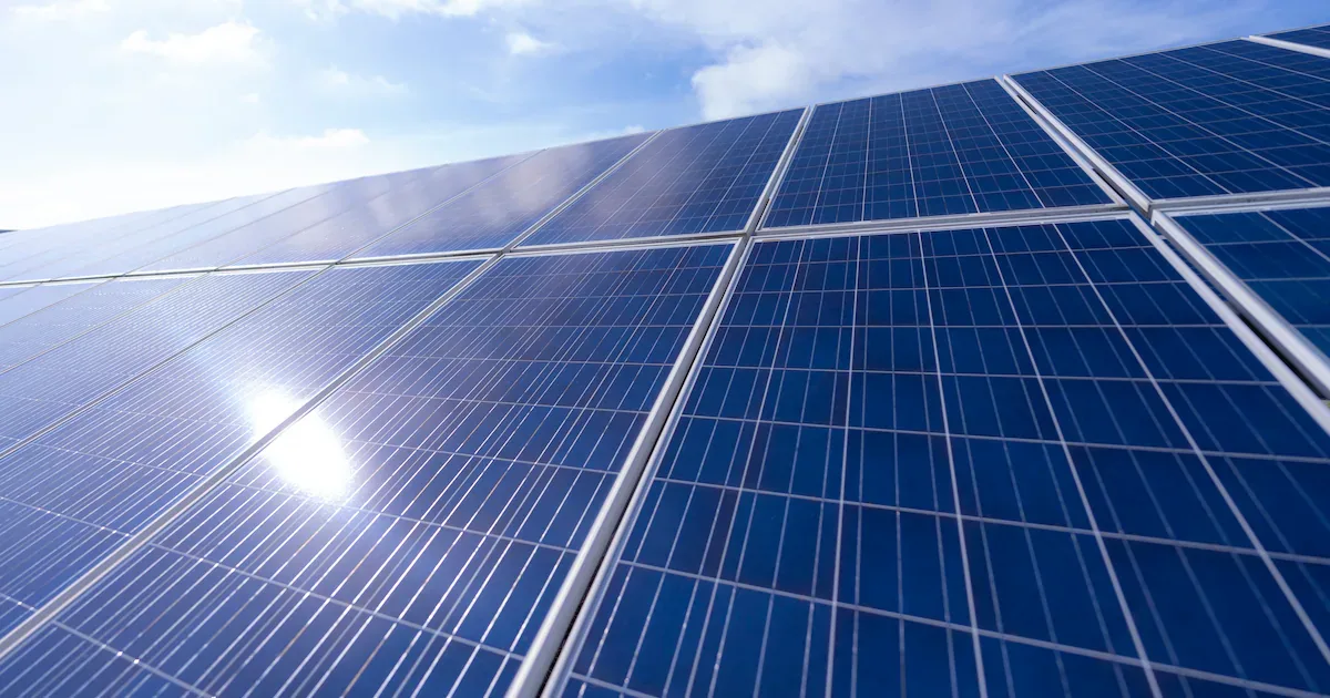 Bis zu 150 Prozent Einstrahlung: Warum Wolken Solaranlagen plötzlich beflügeln