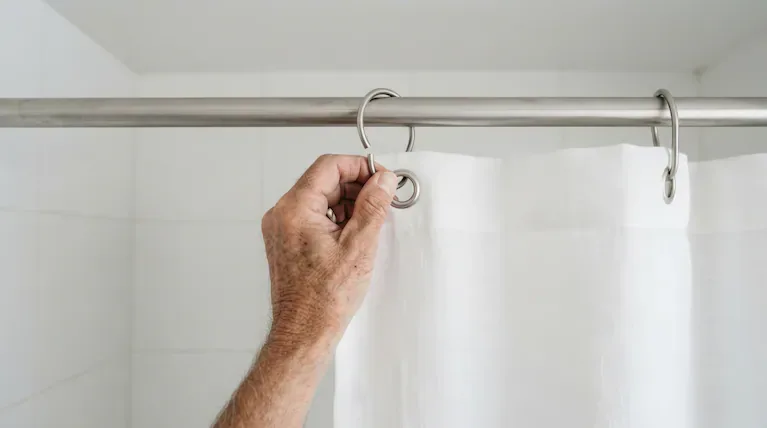 Con este método la cortina de baño quedará como nueva. (Foto: AdobeStock)