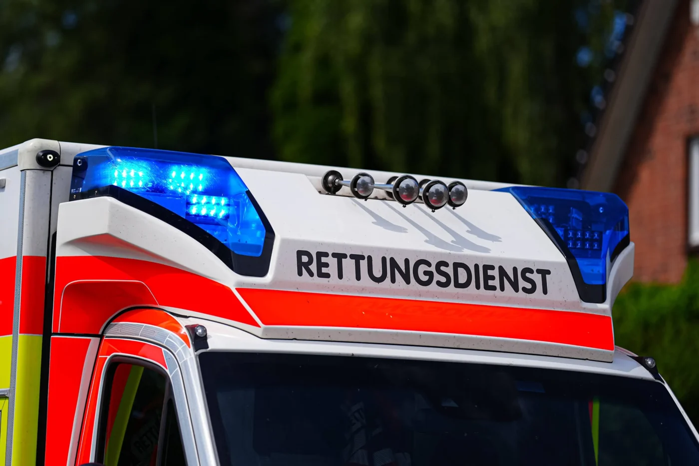 Die Rettungskräfte konnten nur noch den Tod des Mannes feststellen (Symbolbild).