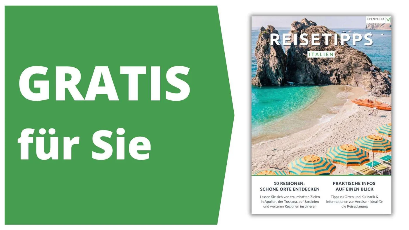Die Titelseite des PDFs Reiseperlen Italien, auf dem ein schöner Strand zu sehen ist. (Montage)