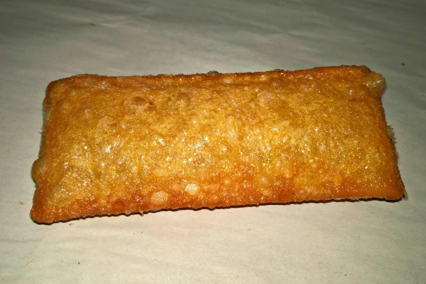 Eine frittierte Apfeltasche