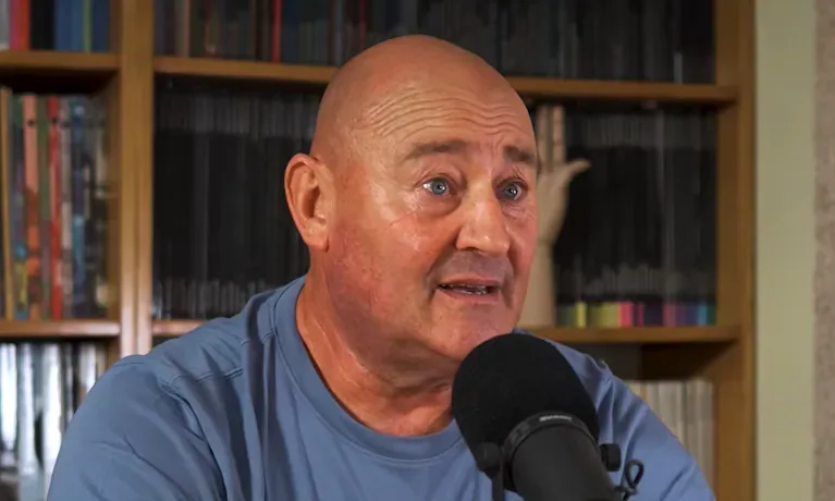 Enrique Molina es adiestrador canino y durante un episodio en un podcast explicó por qué no hay que humanizar a los perros. (Foto: Imagen ilustrativa generada con IA)