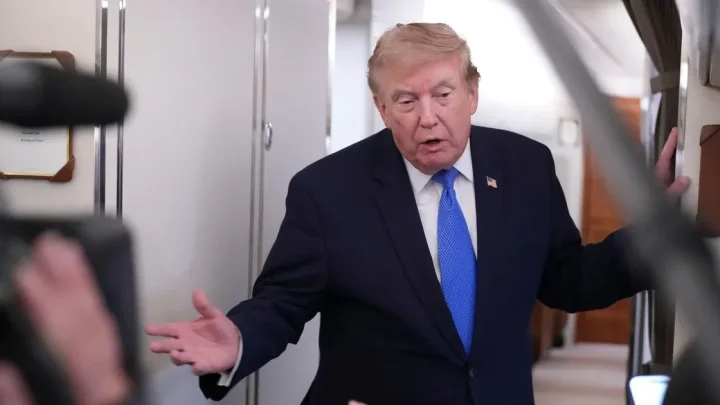 Gefahr aus Teheran: Wie Trump heimlich aus der Air Force One geschleust wurde