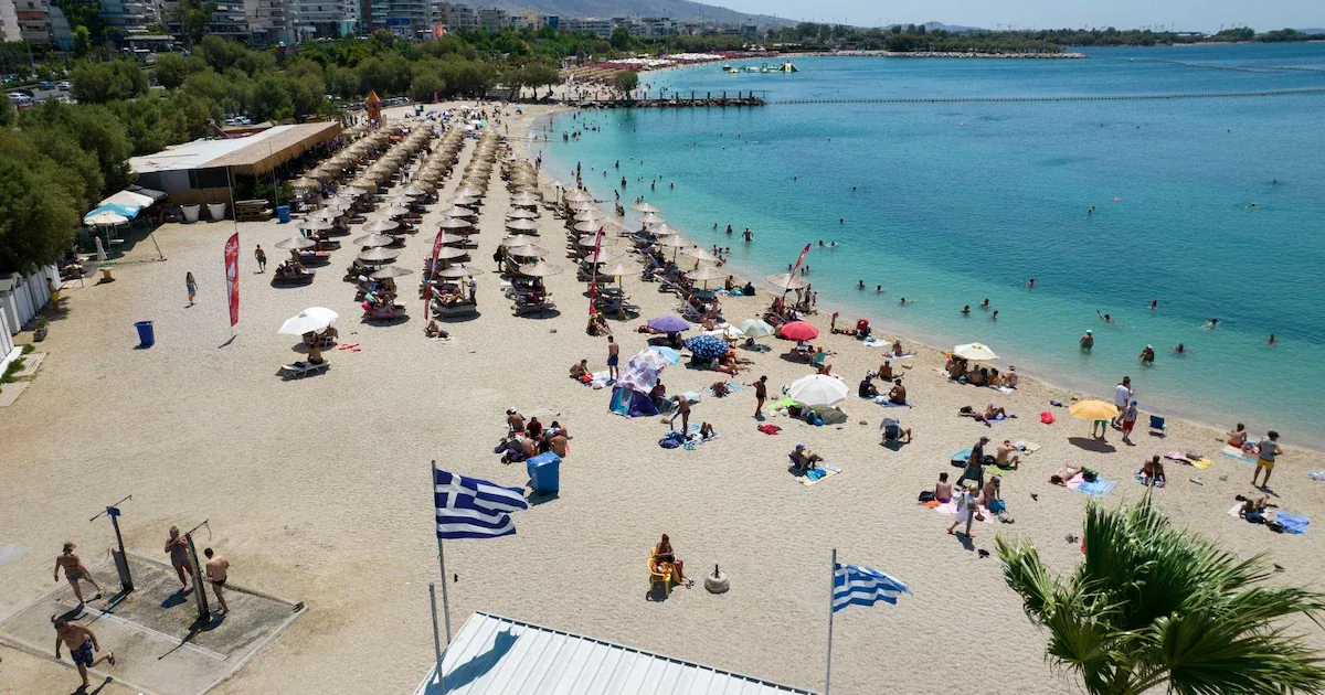 Griechenlands Strand-Revolution: So wehren sich Behörden gegen illegale Beach-Bars