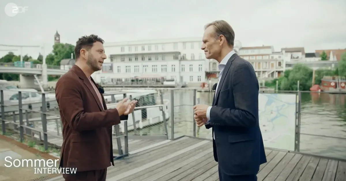 Grünen-Chef im Umfragetief: Warum Banaszak die Enteignungs-Debatte befeuert