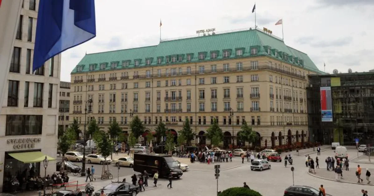 Hotel Adlon vor Verkauf: 75 Prozent der Fonds-Anleger müssen zustimmen