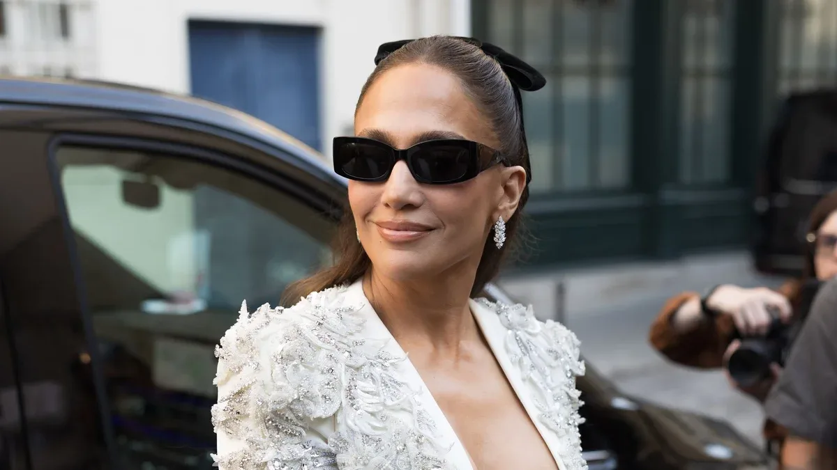 Jennifer Lopez: Ihr gewagter neuer Look setzt Maßstäbe in Paris