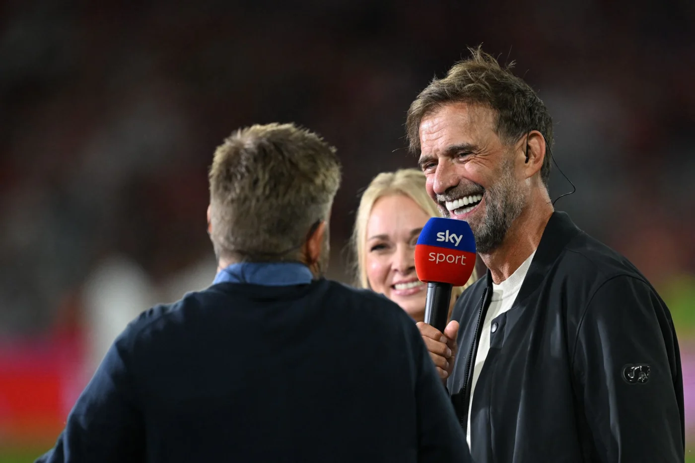 Jürgen Klopp (r.) beim Bundesliga-Auftakt am Sky-Mikrofon
