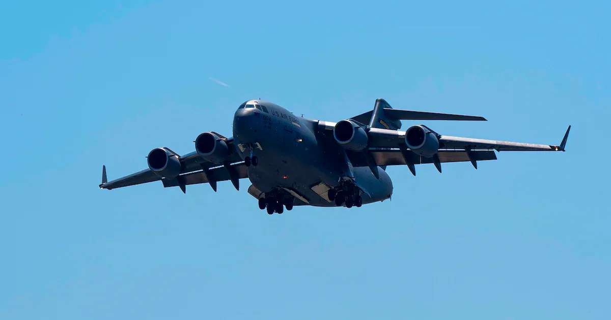 Landung nach 74 Minuten Flug: US-Militärtransporter C-17 bringt CIA-Chef Ratcliffe nach Moskau