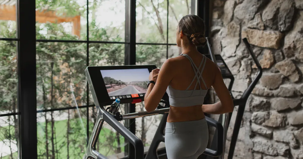 Laufband vs. Natur: Was dein Training wirklich effektiver macht