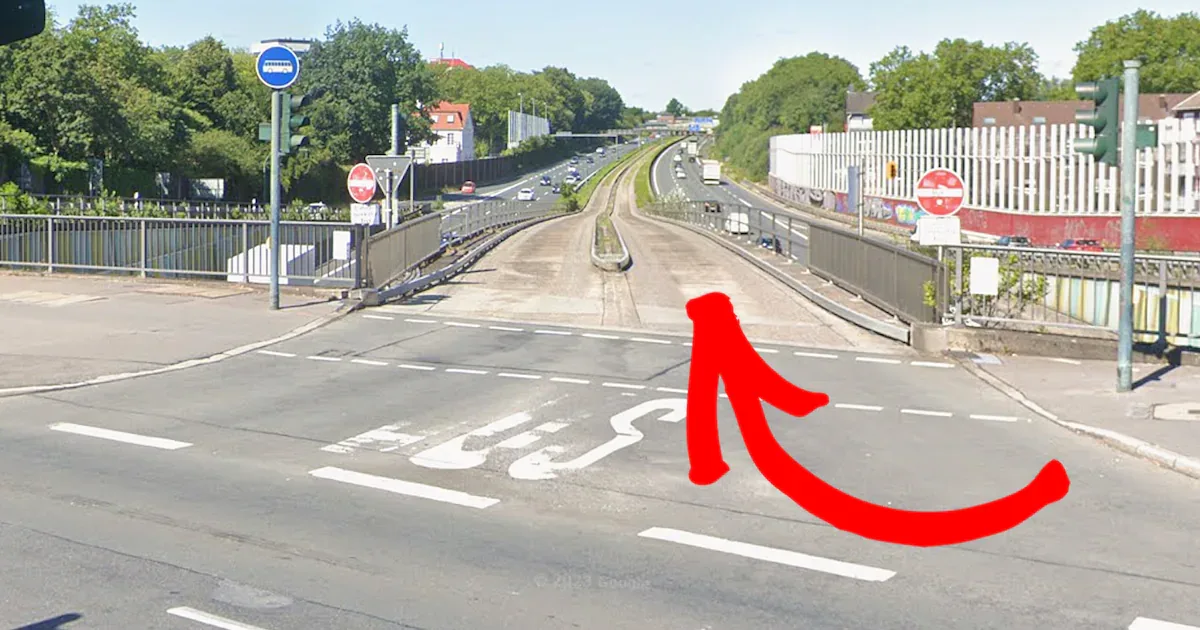 Letzte O-Bahn Deutschlands: Auf der A40 in Essen fährt seit 1980 ein einzigartiger Hybridbus
