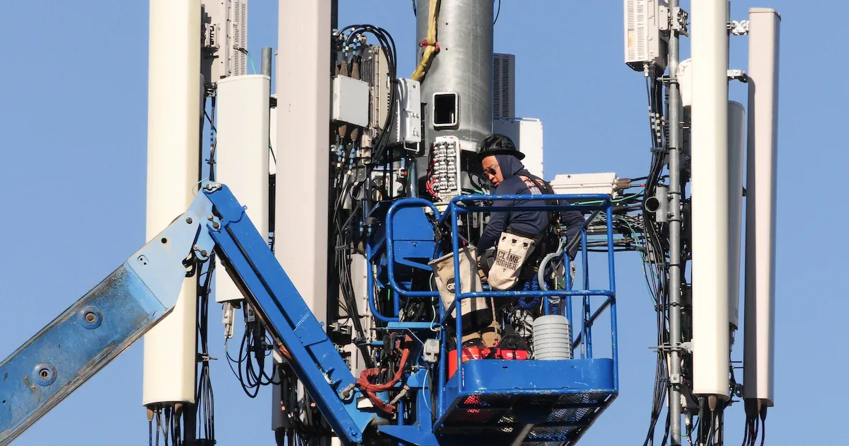 Mobilfunk ab 2030: Wie das neue 6G-Netz Herzschlag und Atmung durch Wände messen kann