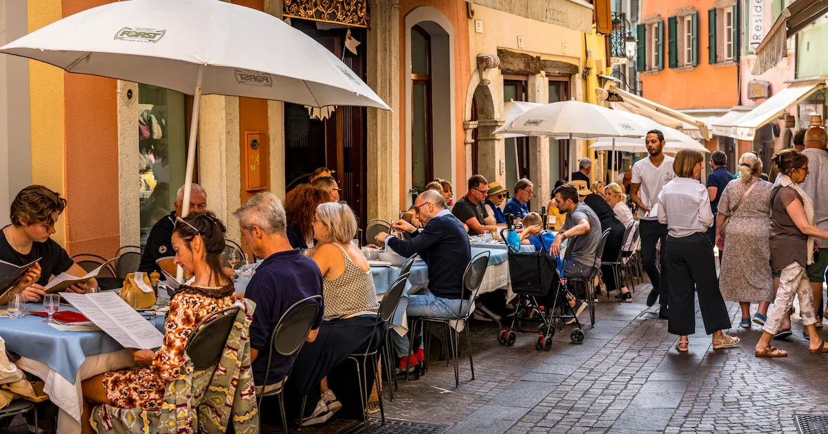Muscheln mit Cappuccino: Rund 8.000 Lokale am Gardasee kämpfen mit bizarren Touristen-Bestellungen