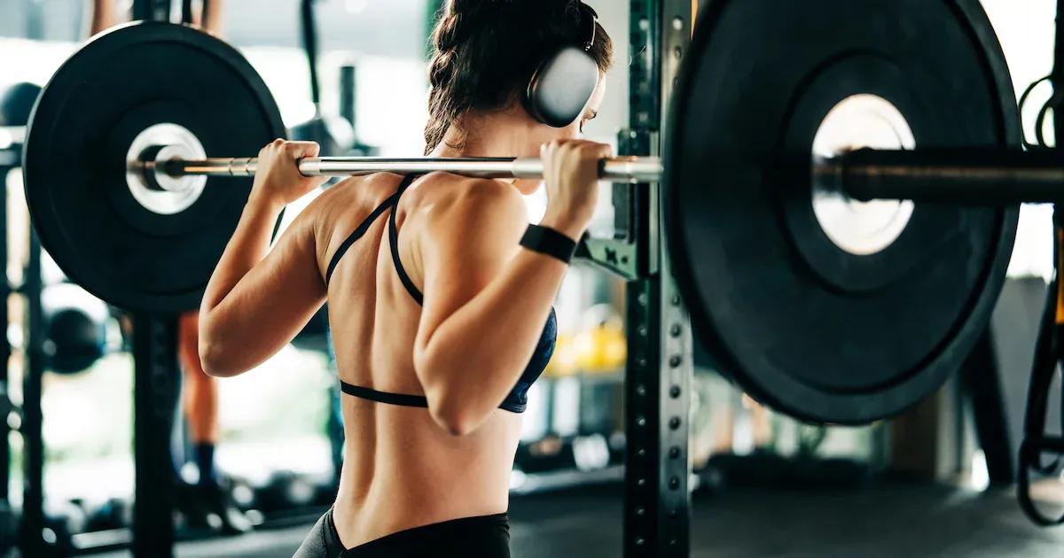 Muskelaufbau stagniert? 4 Trainingsfehler und warum ab 2,2 Gramm Protein Schluss ist