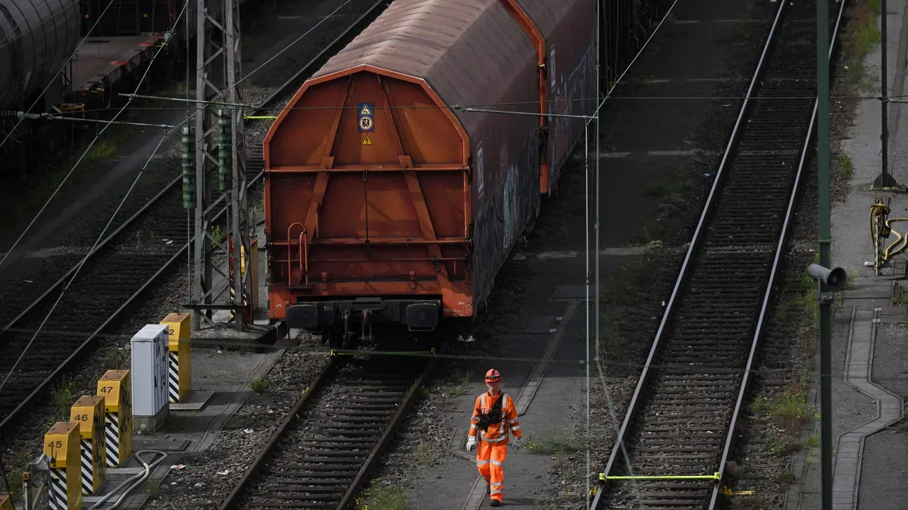 Niedrigwasser-Krise: Bahn reaktiviert Güterwagen als Ersatz für Binnenschiffe