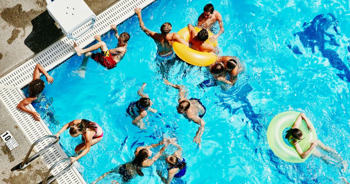 Reaktion mit Chlor zu Trichloramin: Warum Urin im See schadet, im Meer aber kaum