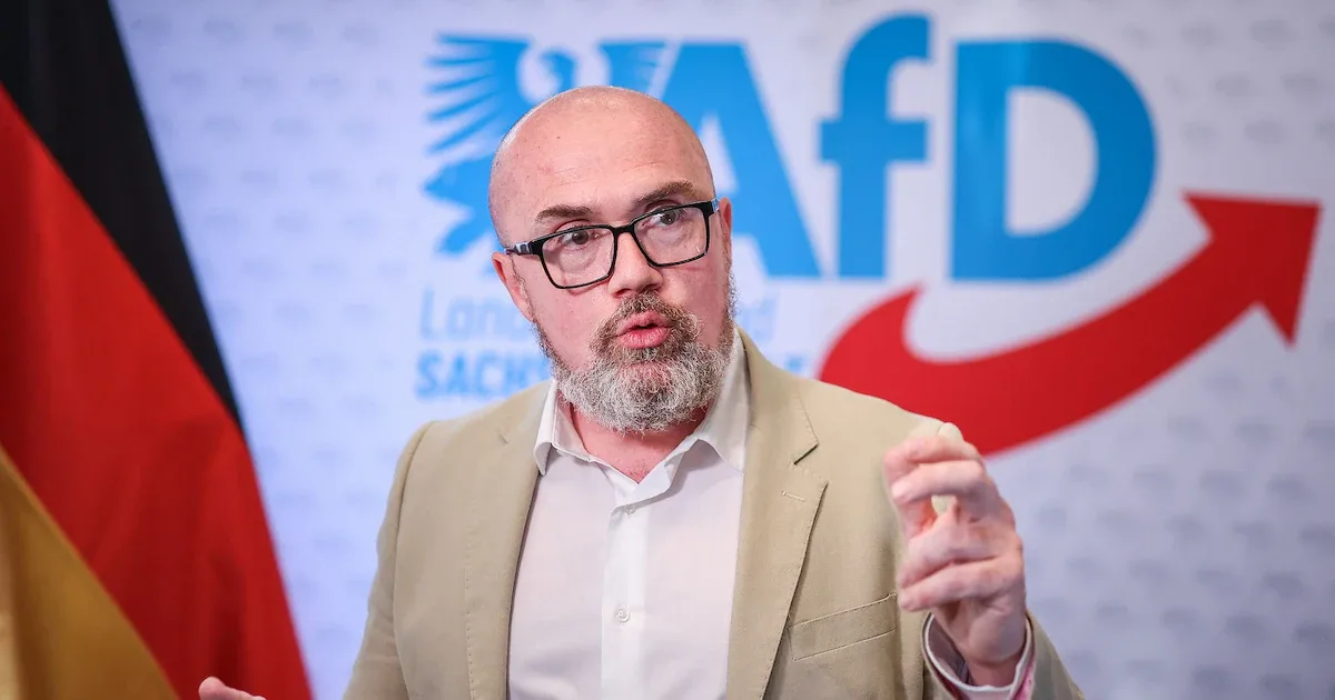 Russische Militär-Tasse für 8 Euro: AfD-Abgeordneter Tillschneider will Video-Aufnahmen stoppen