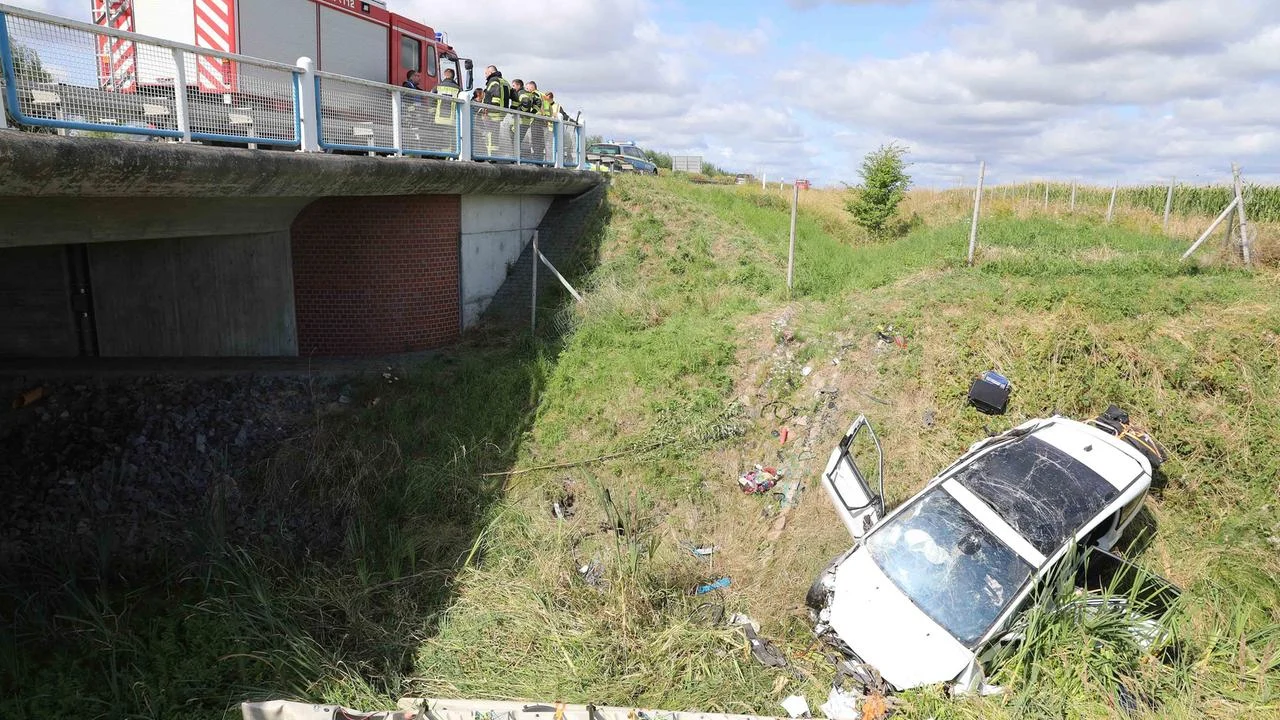 Schwere Unfälle auf der A20: Familie und Senioren bei Zusammenstößen schwer verletzt
