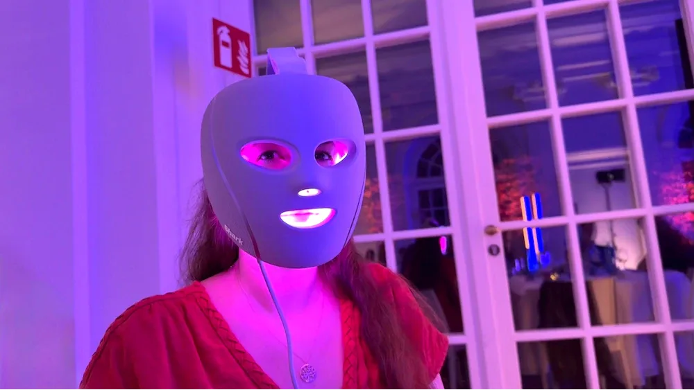 Shark FW312EUPL CryoGlow LED-Maske + Kühlung der Augenpartie Lila - Bild 1