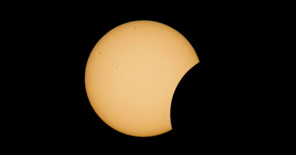 Sonnenfinsternis und Perseiden: Das seltene Himmelsspektakel über Europa
