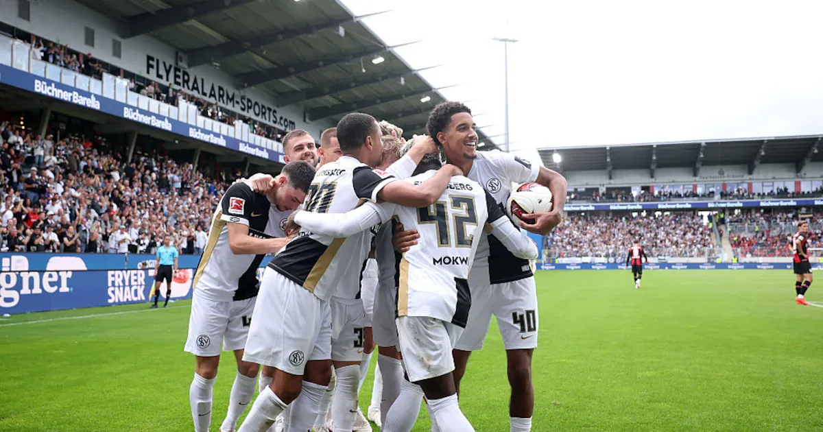 SV Elversberg schlägt Bayer Leverkusen 3:2 beim historischen Bundesliga-Debüt