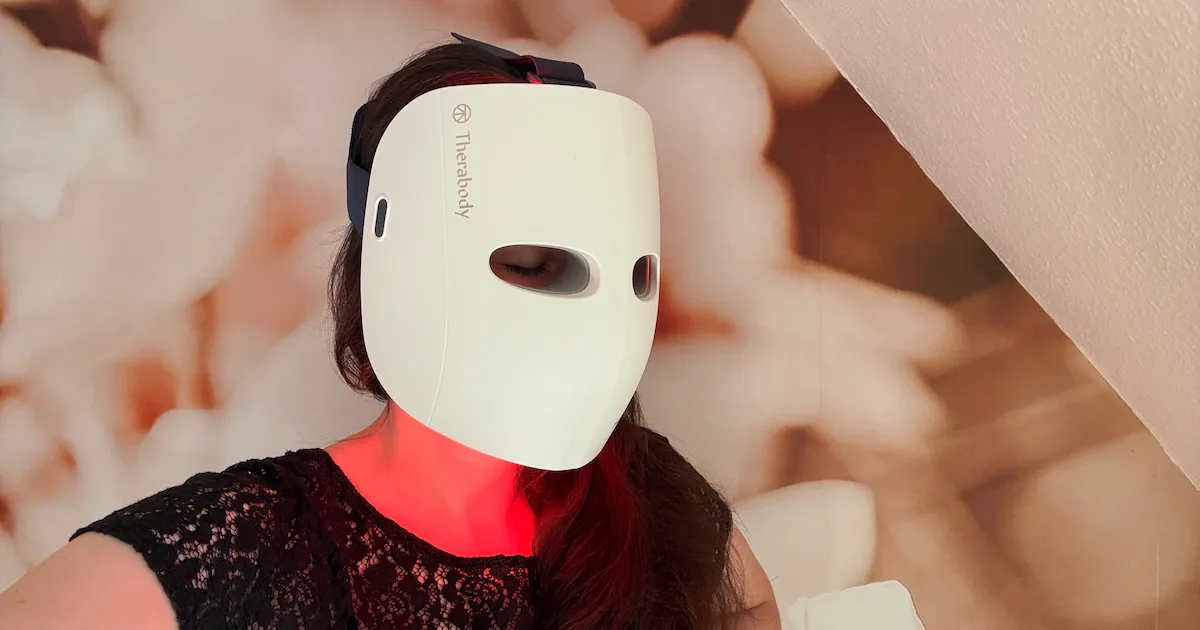 Therabody Theraface Glo im Härtetest: 504 LEDs und Kopfhautmassage für 233 Euro