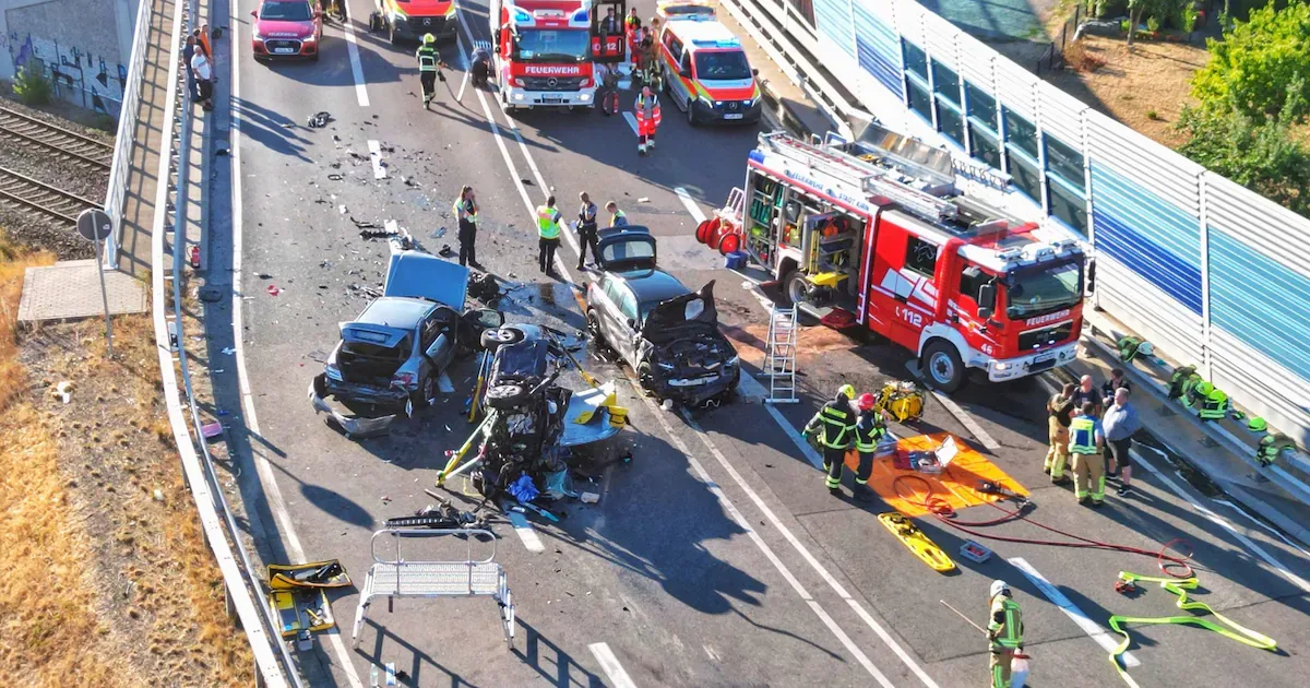 Tödlicher Frontalzusammenstoß auf der B41: Ermittlungen laufen