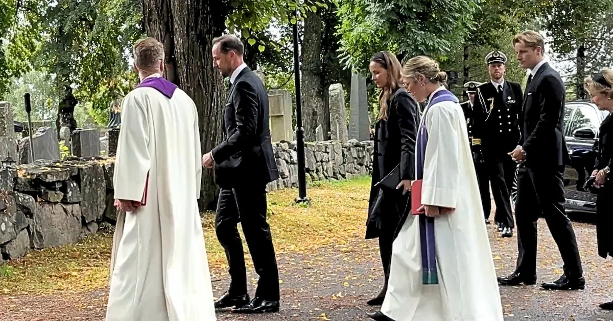 Trauergottesdienste in Norwegen: König Haakon tritt ohne Mette-Marit auf