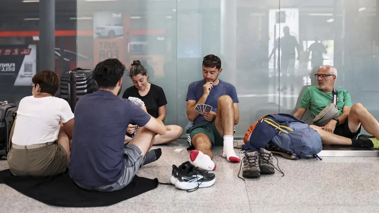 Vulkanausbruch auf Sizilien: Flughafen Catania bleibt nach Ätna-Eruption gesperrt