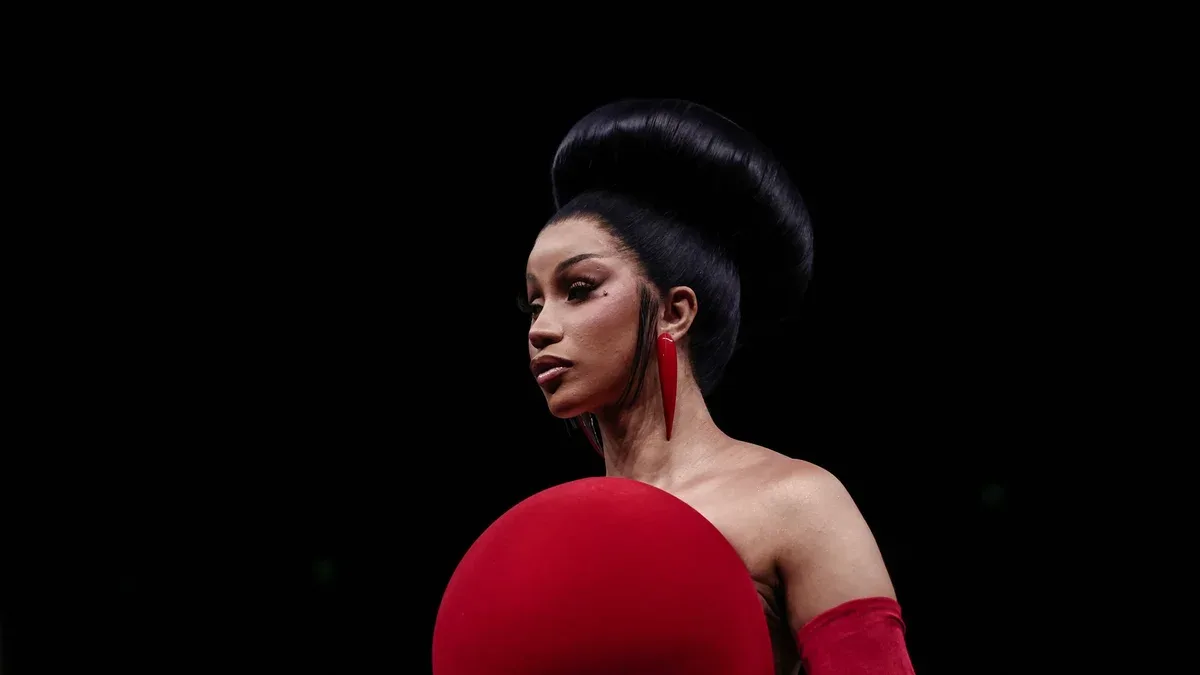 Warum Cardi B die unangefochtene Königin der Haute Couture ist