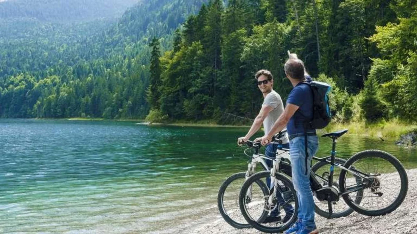 Wer 2026 ein E-Bike kaufen möchte, kann richtig sparen.