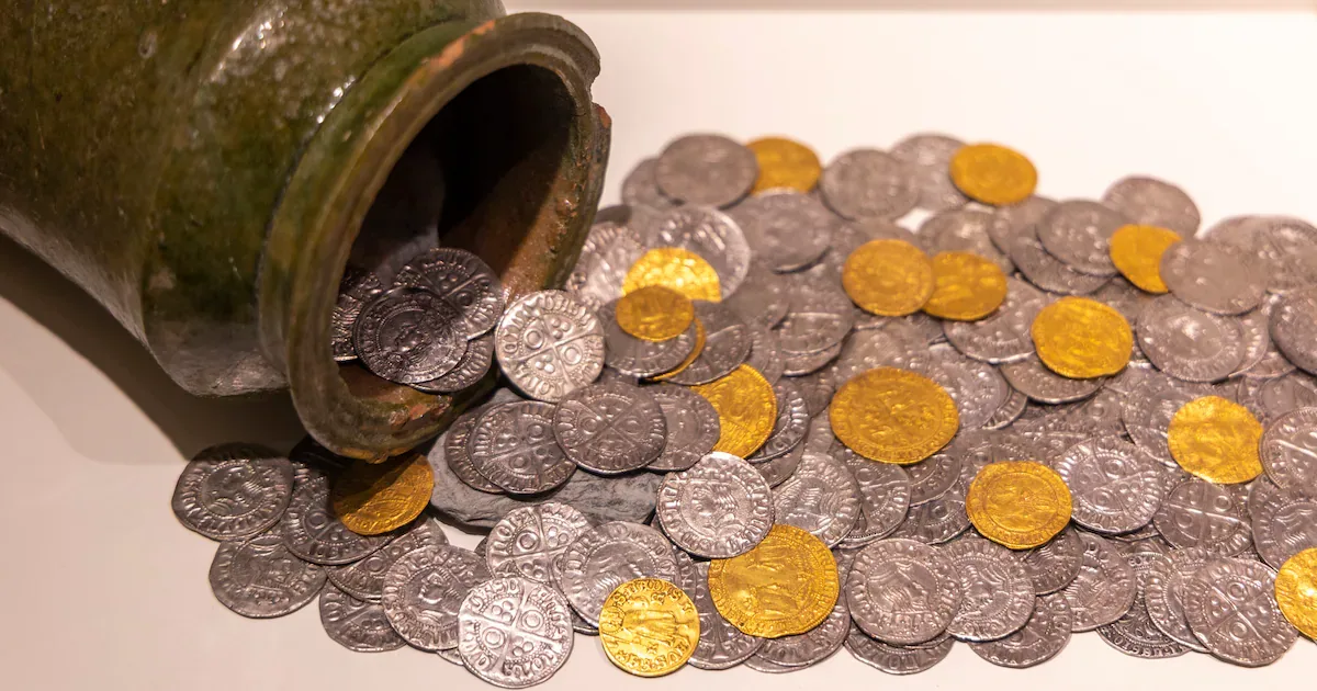 18,5 Kilogramm Silber im Garten: Größter Wikingerschatz Dänemarks bei Terrassenbau entdeckt