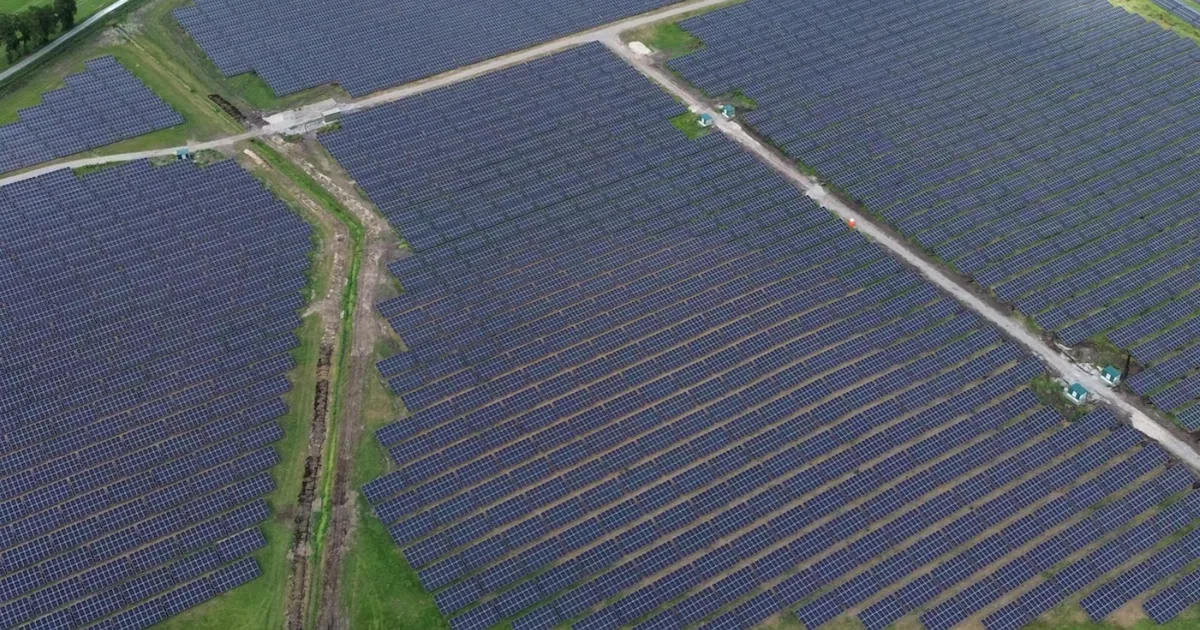 37.500 kWp Leistung: Deutschlands größter Solarpark auf nassem Moor geht ans Netz