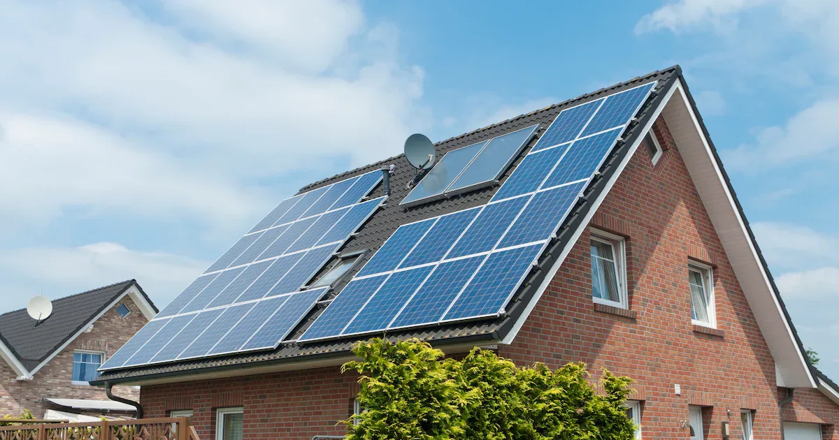 8,1 kWp auf dem Norddach: Warum sich Hendriks 4.750-Euro-Solaranlage rechnet
