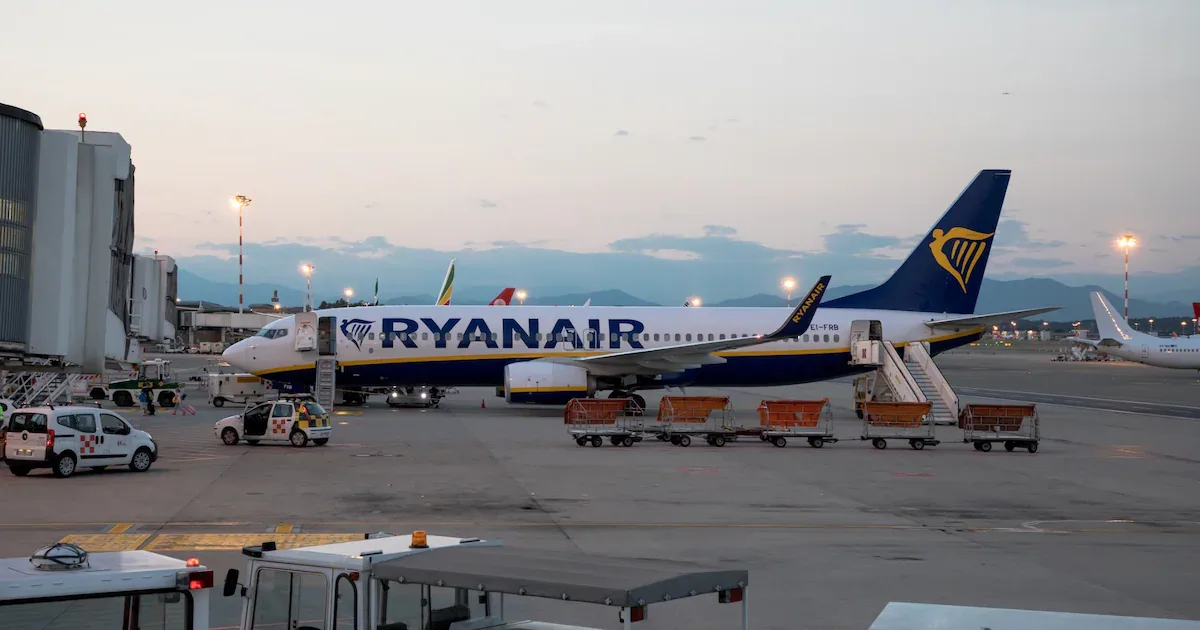 82 Prozent aller Stürze bei 27 Prozent Passagieranteil: Behörden warnen vor Ryanairs 61-Zentimeter-Treppe