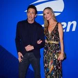 Adrien Brody und Georgina Chapman nutzen die Spiele der US Open als Date-Night. Im Anzug und glamourösem Midi-Dress haben sie sich zu diesem Anlass auch ordentlich in Schale geschmissen.