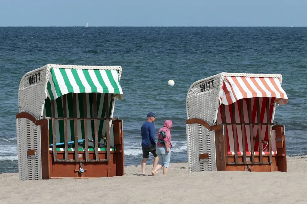 Am Montag wird auch an der Ostsee noch mal warmes und sonniges Wetter erwartet.