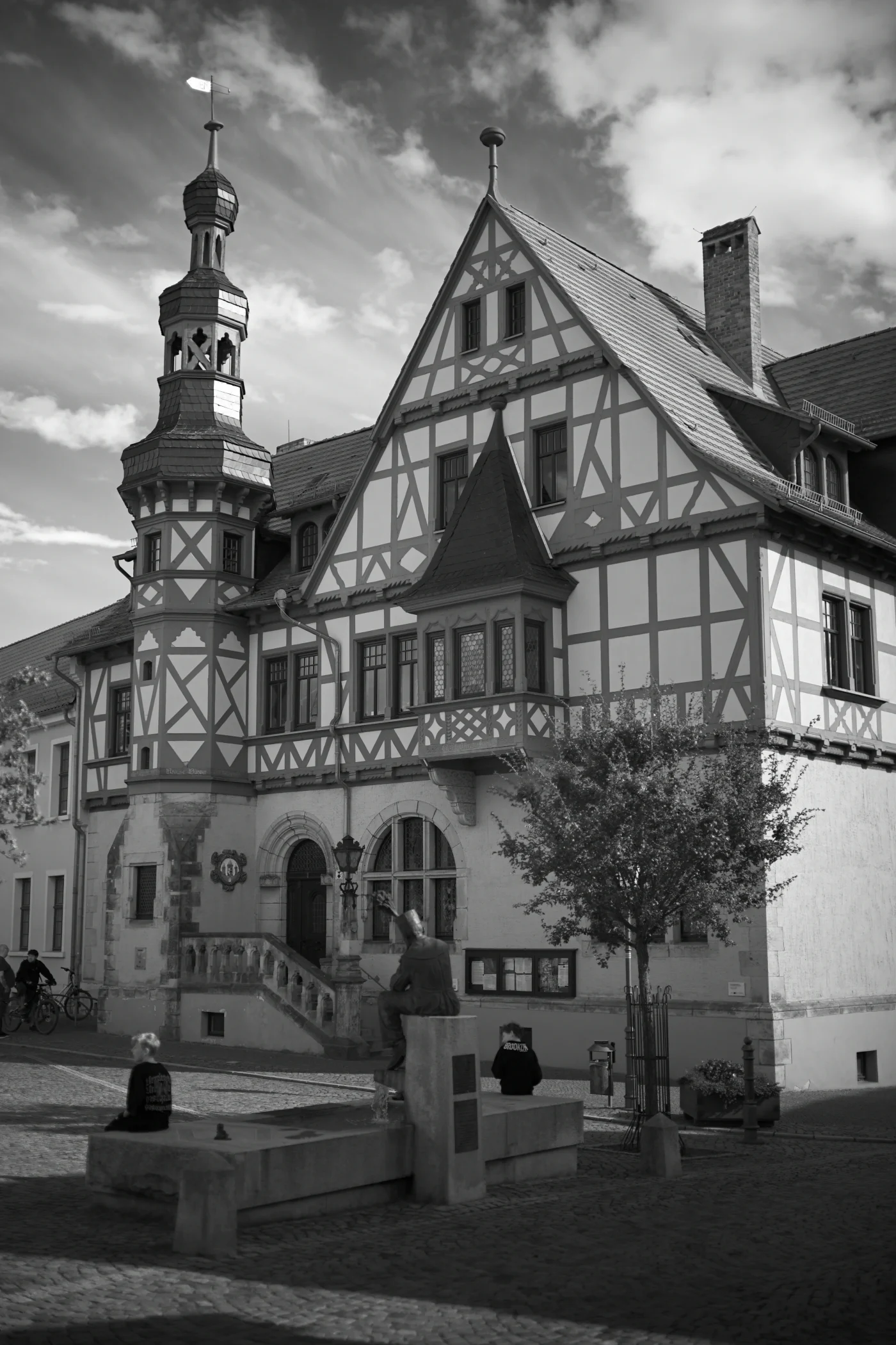 Blickfang im Herzen von Harzgerode: Das Rathaus.