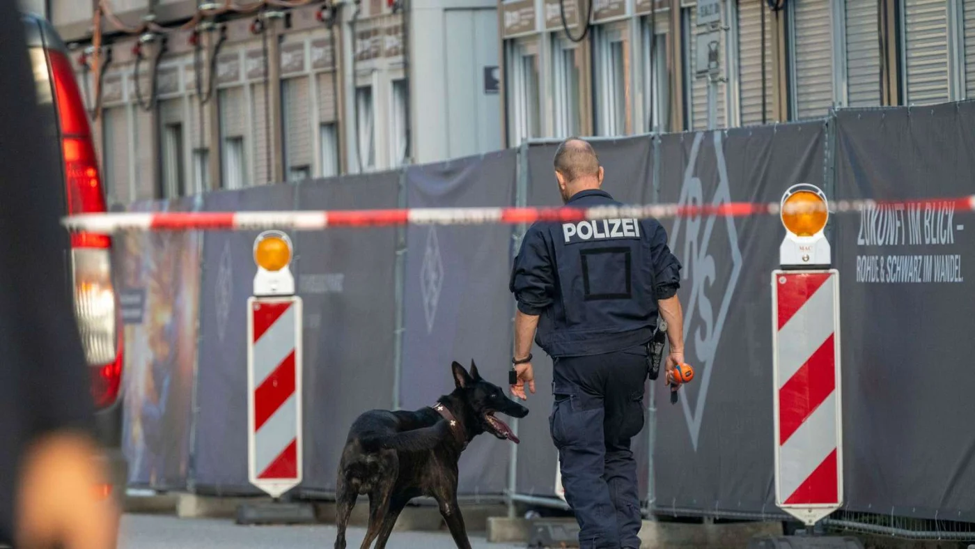 Brandsätze auf Münchner Baustelle geworfen.