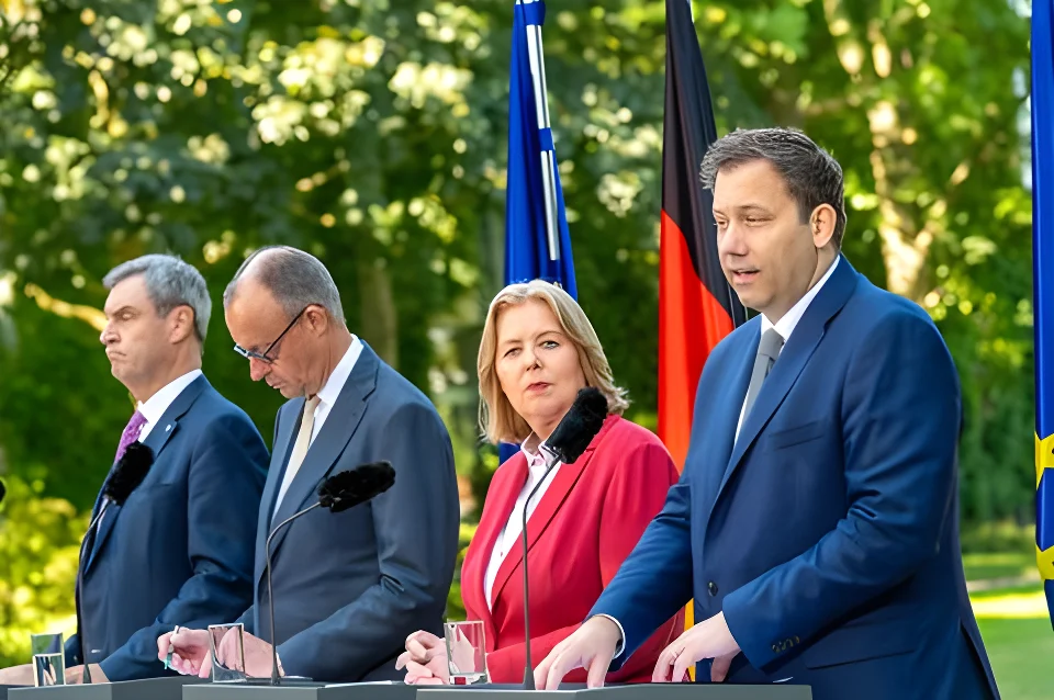 CDU-Chef Merz und SPD-Chefs Bas und Klingbeil: Zwischen ihnen könnte es krachen