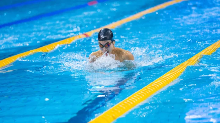 Shin Ohashi schwimmt bei den Asienspielen
