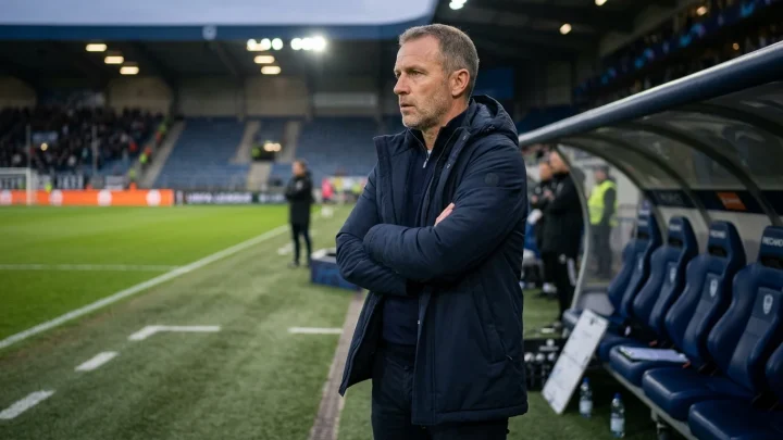 Trainer Christian Titz an der Seitenlinie während einer Partie in der 2. Bundesliga