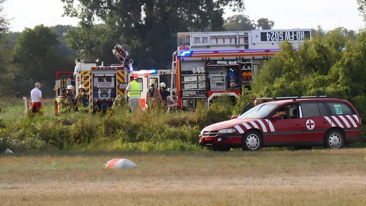 Flugunfall in Südhessen: Kleinflugzeug stürzt beim Landeanflug auf Flugplatz ab